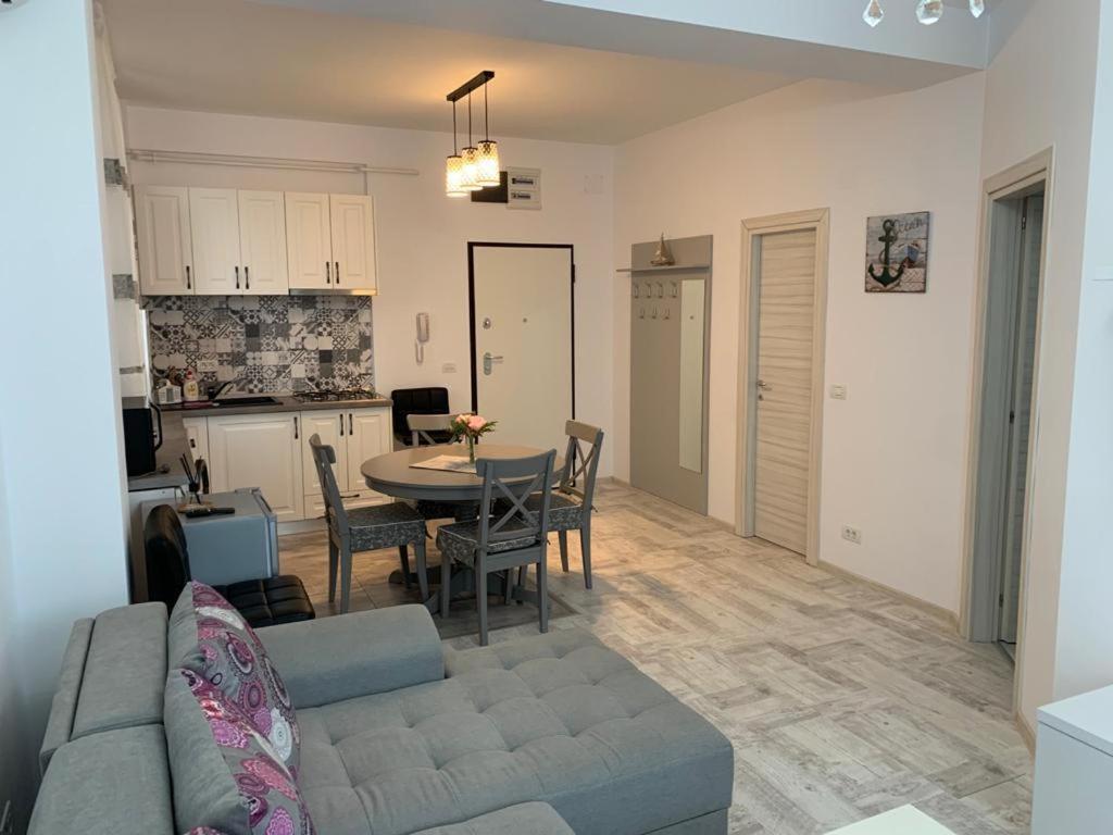 Iris Appartement Năvodari Buitenkant foto